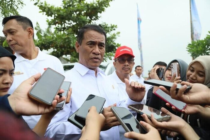 Mentan Andi Amran Sulaiman menegaskan komitmen pemerintah melindungi petani dan masyarakat dari mafia pangan.