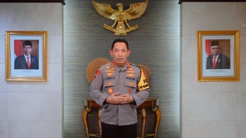 Kapolri Listyo Sigit Prabowo menyampaikan permintaan maaf usai insiden sopir ojol dilindas rantis Brimob di Jakarta Selatan, dan memerintahkan investigasi penuh untuk mencari korban.