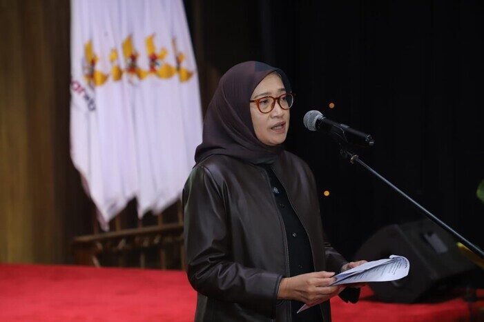Menteri PANRB Rini Widyantini menyampaikan belasungkawa atas wafatnya tiga ASN dalam tragedi pembakaran Gedung DPRD Makassar.
