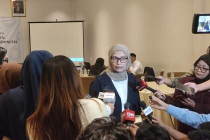 Survei ISS: Kepercayaan rakyat terhadap Presiden tembus rekor tertinggi sejak era reformasi, sementara ekonomi masih jadi pekerjaan rumah besar bangsa.