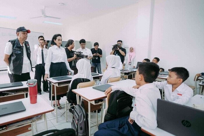 Anggaran Sekolah Rakyat 2026 naik drastis hingga Rp24,9 triliun, mendukung target Presiden Prabowo memperluas akses pendidikan bagi masyarakat miskin.