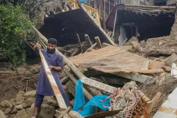 Tragedi Gempa Afghanistan — Sedikitnya 800 orang meninggal dunia dan lebih dari 1.300 lainnya terluka akibat gempa 6,0 magnitudo yang mengguncang timur Afghanistan, Senin (1/9/2025) dini hari.