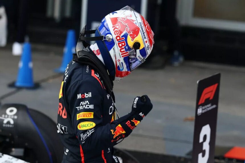 Max Verstappen, Red Bull Racing menand pada GP Azerbaijan 2025 (Dok. Steven Tee-via Getty Images)