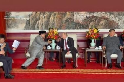 Prabowo dan Putin Akrab Berbincang di Parade Militer China