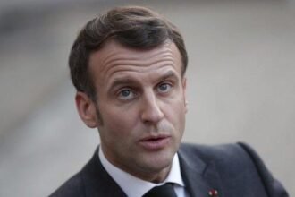 Ribuan Warga Tuntut Macron Mundur dan Dorong Frexit