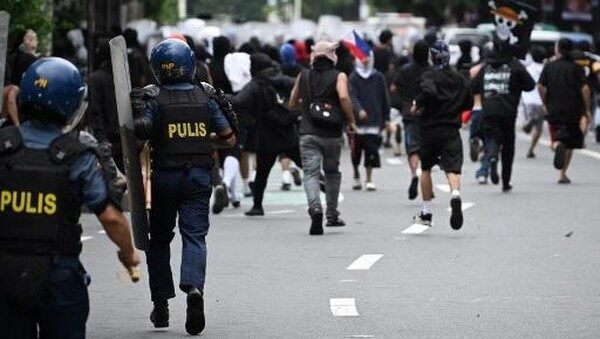 Demo Ricuh Proyek Fiktif Filipina, 17 Ditangkap