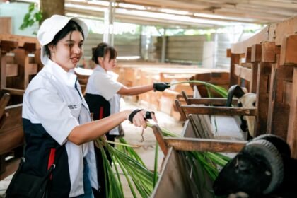 Employee Volunteering MIND ID Hadirkan Ekosistem Ekonomi Sirkular Bagi Desa Ciderum