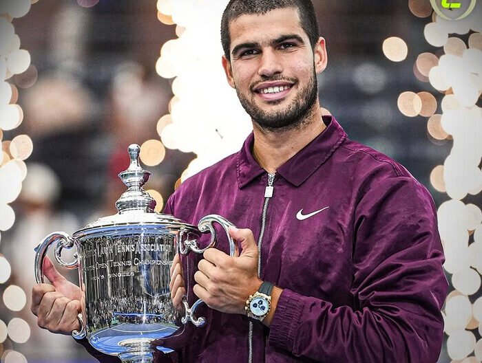 Carlos Alcaraz resmi jadi petenis nomor satu dunia usai menjuarai US Open 2025, menggeser Jannik Sinner dari puncak ranking ATP.