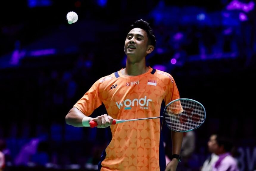 Alwi Farhan makin dekat ke 20 besar dunia usai tampil impresif di Kejuaraan Dunia BWF 2025.