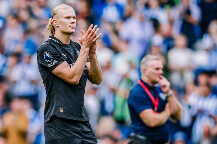 Manchester City tumbang 2-1 di markas Brighton, gol telat Brajan Gruda di menit ke-89 jadi mimpi buruk Erling Haaland yang merayakan laga ke-100 di Premier League.