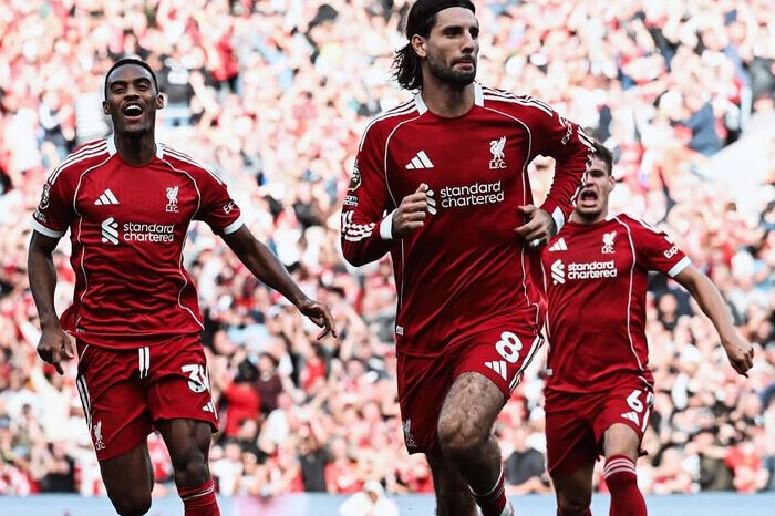 Gol tendangan bebas Dominik Szoboszlai pastikan Liverpool kalahkan Arsenal 1-0 dan pertahankan rekor sempurna di Premier League.