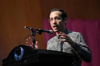 Nadiem Makarim resmi ditetapkan sebagai tersangka dugaan korupsi pengadaan laptop Chromebook oleh Kejaksaan Agung, Kamis (4/9/2025).