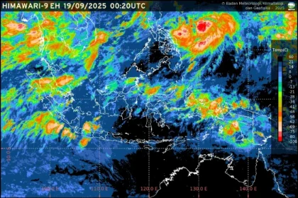 Prakiraan cuaca Indonesia 19 September 2025: BMKG peringatkan hujan petir dan banjir rob di sejumlah wilayah.