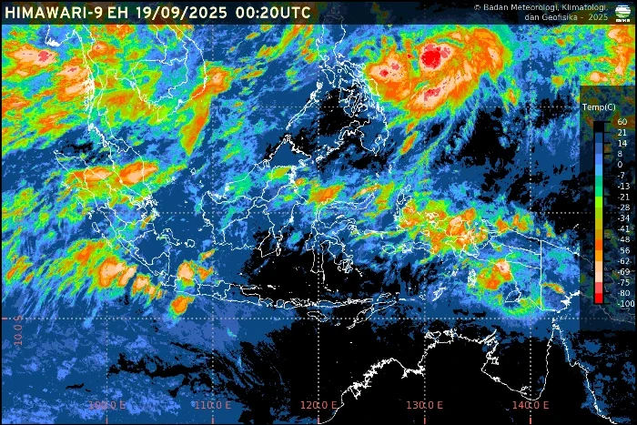 Prakiraan cuaca Indonesia 19 September 2025: BMKG peringatkan hujan petir dan banjir rob di sejumlah wilayah.