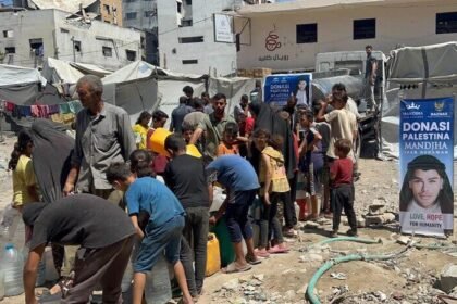 BAZNAS RI bersama Ivan Gunawan kembali menyalurkan 45.000 liter air bersih bagi warga Gaza Palestina, menjangkau lebih dari 2.800 penerima manfaat.