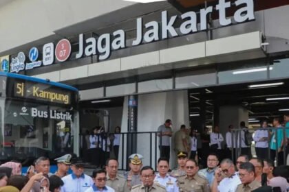 Halte TransJakarta Jaga Jakarta diresmikan Gubernur Pramono Anung sebagai simbol kepedulian dan komitmen menjaga fasilitas publik.