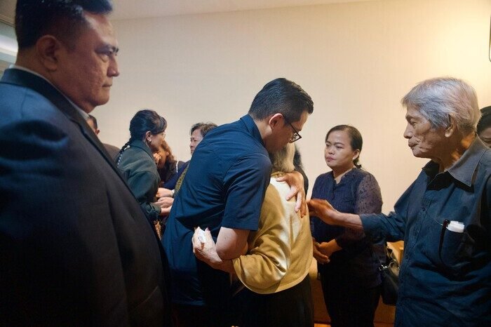 Air Mata Menlu Sugiono Sambut Jenazah Diplomat Zetro di Soetta, Janji Kawal Kasus hingga Tuntas