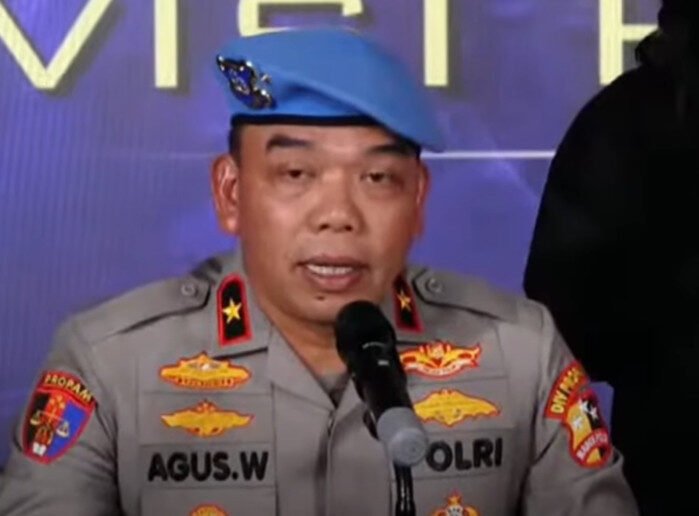 Polri jatuhkan sanksi etik kepada tujuh anggota terkait kasus meninggalnya pengemudi ojol, Affan Kurniawan. Dua di antaranya terancam pemberhentian tidak hormat.