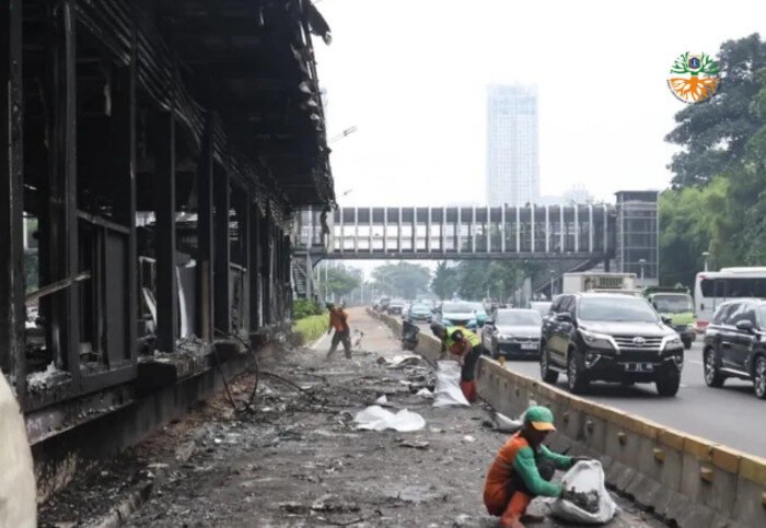 Polda Metro Jaya menangkap 1.240 pendemo anarkis di Jakarta, kericuhan berujung kerugian infrastruktur hingga Rp55 miliar.
