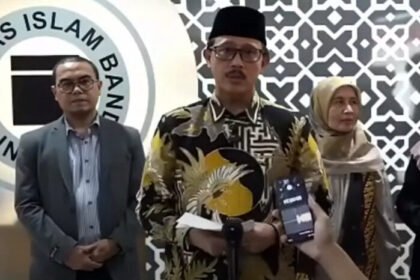 Kronologi lengkap pengamanan TNI-Polri di kampus Universitas Islam Bandung (Unisba) setelah demo mahasiswa, beserta klarifikasi Rektor Harits Numan terkait massa nonmahasiswa yang memicu sweeping aparat.