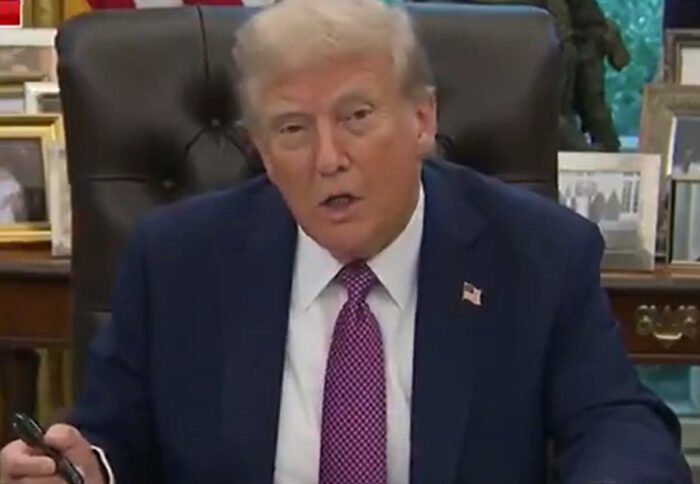 Trump bersiap balas Uni Eropa dengan ancaman tarif baru setelah Google didenda Rp57 triliun di Brussels.