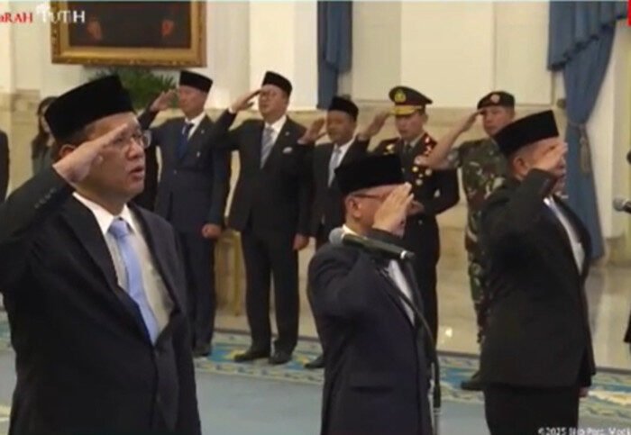 Reshuffle Kabinet Merah Putih: Presiden Prabowo Lantik 4 Menteri dan 1 Wamen 1 Reshuffle Kabinet Merah Putih, Presiden Prabowo Subianto melantik lima menteri dan wakil menteri baru di Istana Negara, Jakarta, Senin (8/9/2025).