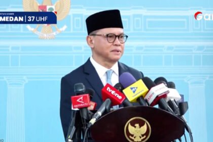 Jejak Panjang Mukhtarudin, Politikus Golkar yang Kini Jadi Menteri P2MI 14 Mukhtarudin dilantik Presiden Prabowo sebagai Menteri P2MI, menggantikan Abdul Kadir Karding. Politikus Golkar ini dikenal berpengalaman di DPR dan organisasi politik nasional.