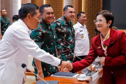 Anggota Komisi I DPR RI, Nurul Arifin, dorong kurikulum Sesko TNI lebih adaptif dengan memasukkan aspek perang hybrid dan cyber defense agar perwira siap menghadapi ancaman modern.