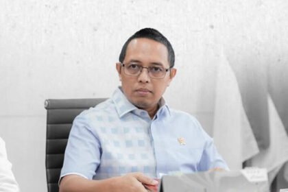 Hasan Nasbi resmi bergabung sebagai Komisaris Pertamina, memperkuat jajaran pengawas BUMN energi terbesar di Indonesia.