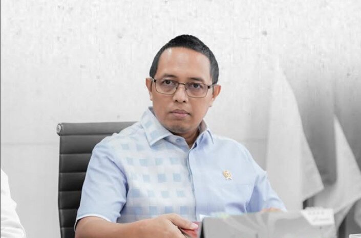 Hasan Nasbi resmi bergabung sebagai Komisaris Pertamina, memperkuat jajaran pengawas BUMN energi terbesar di Indonesia.