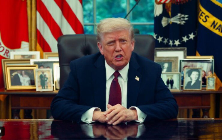 Trump Klaim Akhiri 8 Konflik Global, Janji Damai Ukraina-Rusia Segera Tercapai! 1 Trump ancam terapkan tarif 100 persen untuk semua film impor, Hollywood waspada dampaknya.