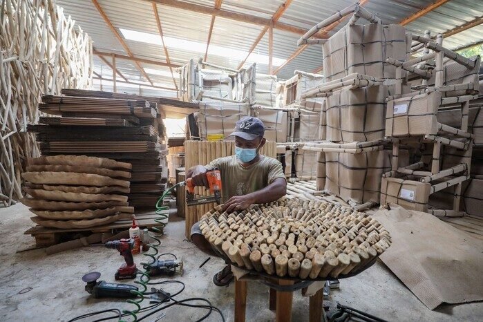 UMKM furnitur asal Klaten, Ganesha Home, berhasil menembus pasar ekspor berkat program BNI Xpora yang membuka akses global bagi pelaku usaha lokal.