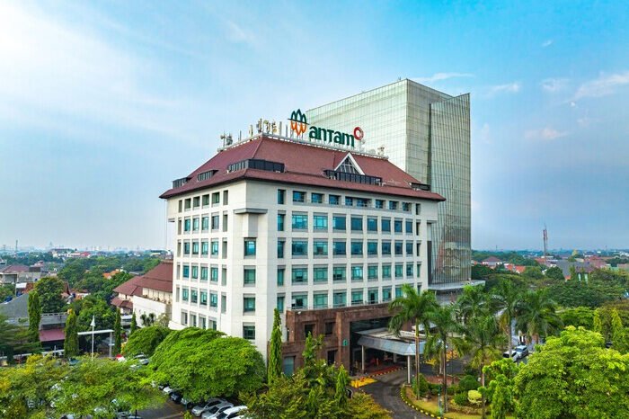 ANTAM bukukan lonjakan laba 240% di semester I 2025, emas dan nikel jadi penggerak utama kinerja.