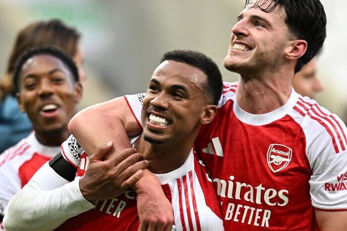 Gol menit akhir Gabriel Magalhaes pastikan Arsenal kalahkan Newcastle 2-1 di St James' Park.