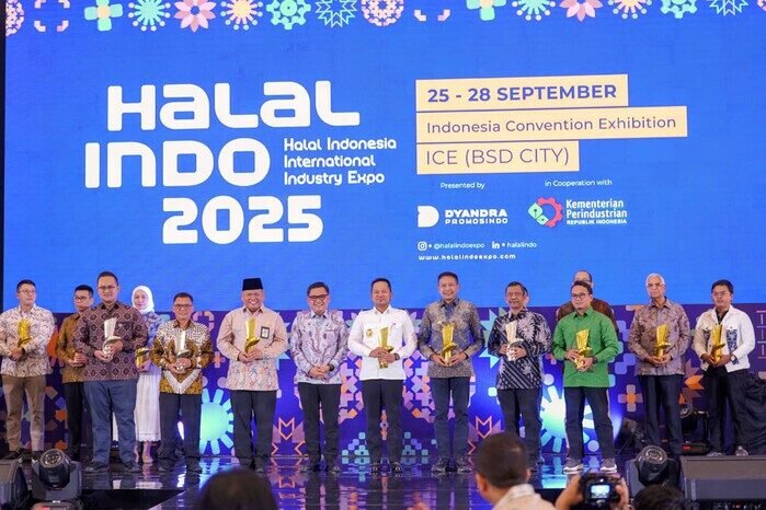 BAZNAS RI Sukses Raih IHYA Award 2025, Bukti Komitmen Dorong UMKM Halal 2 BAZNAS RI Sukses Raih IHYA Award 2025, Bukti Komitmen Dorong UMKM Halal