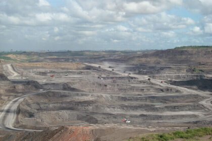 BUMI terbitkan obligasi Rp721 miliar untuk membiayai akuisisi tambang emas Australia, memperkuat ekspansi global di sektor tambang.