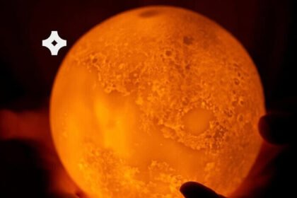 Purnama merah pekat atau blood moon akan menyinari langit Indonesia pada 7–8 September 2025. Fenomena ini dapat disaksikan tanpa teleskop.