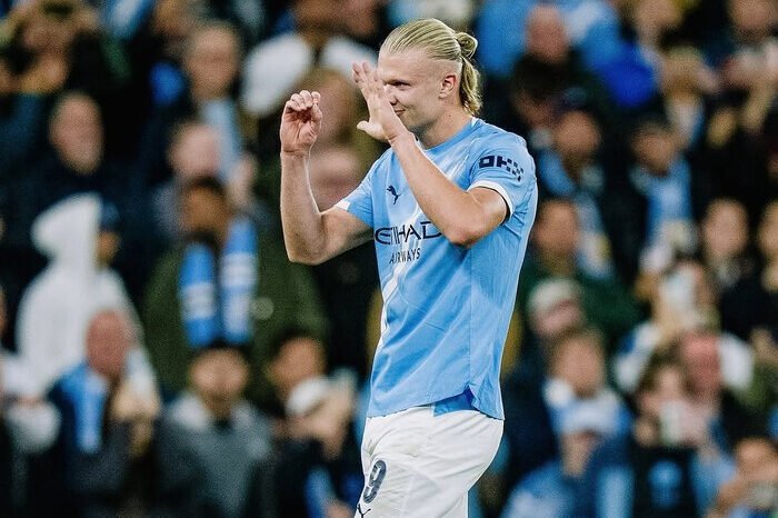 Manchester City rayakan kemenangan perdana di Liga Champions setelah tundukkan Napoli 2-0 di Etihad, Jumat (19/9/2025).