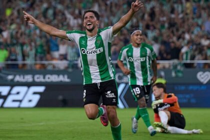Real Betis tundukkan Real Sociedad 3-1 di La Liga, amankan posisi empat besar klasemen sementara Liga Spanyol 2025.