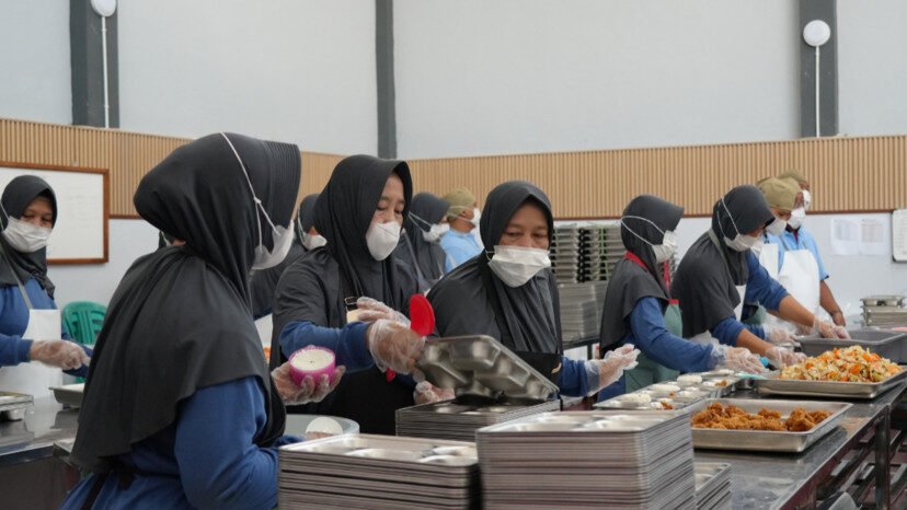 Menkeu Purbaya Yudhi Sadewa menyoroti serapan rendah program Makan Bergizi Gratis, padahal Presiden Prabowo memberi atensi penuh pada keberhasilan program prioritas ini.