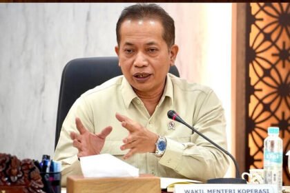 Profil Ferry Juliantono: Menteri Koperasi Baru Pilihan Prabowo, Gantikan Budi Arie Setiadi 16 Ferry Juliantono resmi menjabat Menteri Koperasi menggantikan Budi Arie Setiadi. Penunjukan ini menjadi babak baru kebijakan koperasi di era Presiden Prabowo.