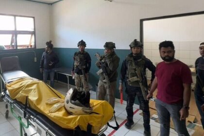 Evakuasi jenazah korban penembakan di Puncak Jaya berlangsung aman oleh Satgas Damai Cartenz dan Polres setempat.