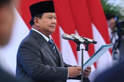 Presiden Prabowo Dikabarkan Umumkan Reshuffle Kabinet Jilid 2 Hari Ini, Posisi Strategis Segera Terisi 10 Prabowo Subianto dikabarkan melakukan reshuffle kabinet hari ini di Istana Negara, sejumlah kursi menteri strategis akan segera terisi. (Foto: Setkab RI)