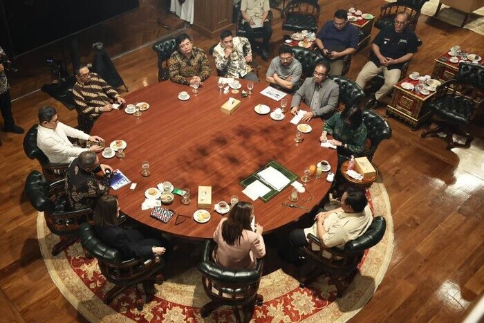 Presiden Prabowo Subianto menilai pembentukan Tim Investigasi Independen masuk akal, namun menegaskan penarikan TNI dari pengamanan sipil masih bisa diperdebatkan.