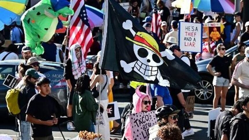 Bendera One Piece Berkibar, Jutaan Warga AS Demo Lawan Trump