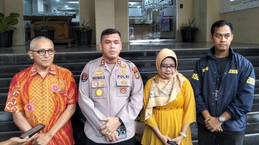 Keluarga Arya Daru Bawa Bukti Baru ke Polda 16 Oktober