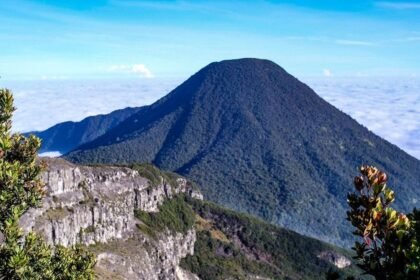 Gunung Gede Pangrango Tutup Sementara, Fokus Atasi Sampah dan Tata Kelola