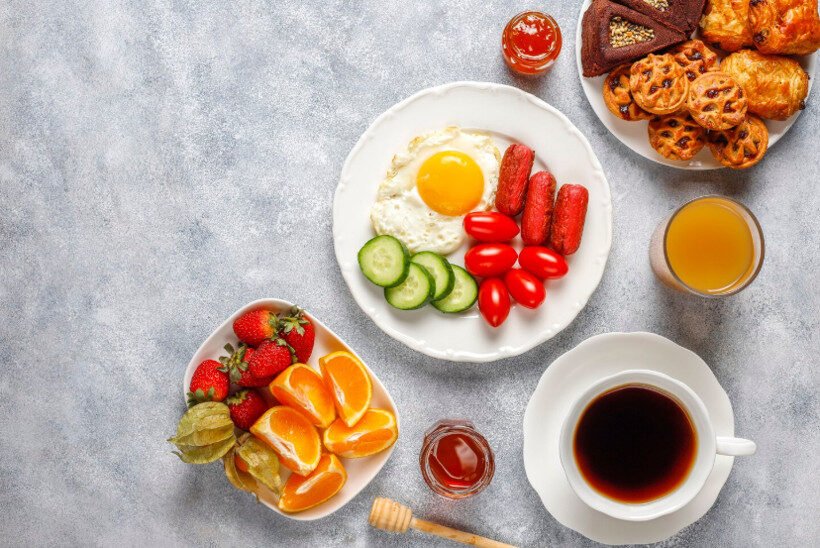 5 Rutinitas Pagi yang Bikin Produktivitas Kerja Meningkat Sepanjang Hari 1 sarapan