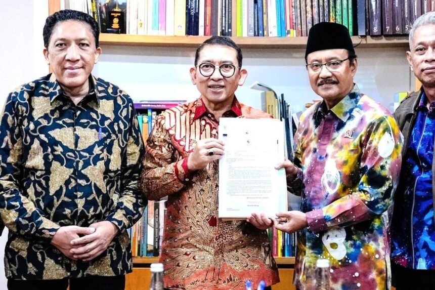 Mensos Usulkan 40 Tokoh Jadi Pahlawan Nasional, Termasuk Soeharto, Gus Dur, dan Marsinah