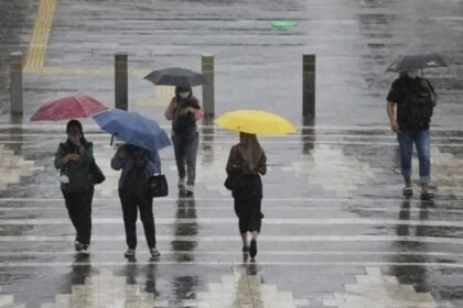 Cuaca Jakarta 22 Oktober, BMKG: Pagi Cerah Berawan, Sore Diguyur Hujan Ringan hingga Petir